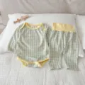 Set body maniche lunghe e pantaloni vita alta a quadri in cotone neonato dettaglio. - Verde