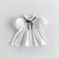 Süßes weißes Kurzarm Puppenbluse Top für kleine Mädchen mit Blumenschleife, Sommer. - Weißes Oberteil / 66cm