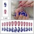 Detailed view of American flag press-on fake nails, featuring red white stripes and star designs. - Glue Type / 24 Pcs/Set / US Flag Stars & Stripes (Y-642)