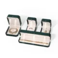 Set de joyeros octogonales de cuero PU verde oscuro con luces LED para anillos y collares. - Estuche para anillos / Estilo Personalizado con Luz LED / Verde Oscuro