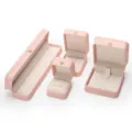 Rosa PU Leder Schmuckschatulle Set mit goldener Krone, Ring Armband Aufbewahrung. - Ringbox / Rosa