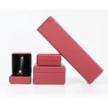Rote gebürstete LED Schmuckschatulle Ring Anhänger Aufbewahrungsbox Set mit Licht. - Anhängerbox / Rot