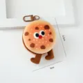 Porte-clés biscuit en peluche mignon avec des yeux et des jambes drôles, pendentif de sac. - Pretzel en Cœur / Style à Bouton-Pression