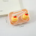 Etui de lentilles de contact mignon dessin animé poussin avec pince et bâtonnet applicateur. - Poussin Pomme