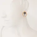 Elegantes pendientes ovalados de acero inoxidable dorado con motivo floral de noviembre - Noviembre - Crisantemo