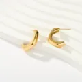 Elegantes pendientes geométricos en forma de c de acero inoxidable bañado en oro - Estilo Geométrico Abierto Doble C