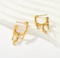 Pendientes de aro fluidos e irregulares dorados, joyería chic minimalista moderna. - Estilo de Fluido de Goteo Artístico