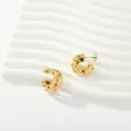 Pendientes de aro grueso chapados en oro con diseño de corazón hueco, estilo muy moderno. - Estilo corazón calado