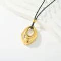 Vista detallada del collar con colgante dorado hueco e irregular con piedras de cristal brillantes. - Estilo Cordón Strass Hueco Aerodinámico (Estilo 4)