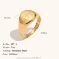 Anillo sello de acero inoxidable dorado con grabado de cruz y hoja, joyería moda. - Patrón de Cruz y Planta (R5713)