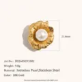 Stainless steel 18K gold flower pearl brooch variant, elegant suit clothing accessory piece. - Camellia Artificial Pearl Style (DS2605CF1001) / Gold