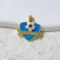 Dettaglio pendente scudo calcio in lega dorata, smalto blu cristallo accessorio gioielli DIY. - Stile Base Blu (741)