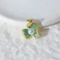 Vergoldeter Messing Anhänger mit grünem Emaille Zirkon Perle DIY Schmuck Accessoire - Grün Blaue Dreiblättrige Blume (0219)