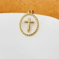 Pendentif croix ovale plaqué or détail, incrustation émail blanc bordure perlé bijou. - Style de Pendentif Croix En Relief Blanc Ovale(SN1655)