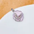 Erhöhen Sie Ihren Stil mit diesem Zirkon Schmetterling Anhänger mit rosa Emaille für Damen. - Silber Basis Rosa Emaille Schmetterling Stil (9)