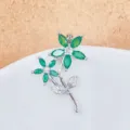 Charmanter doppelter Blumen Anhänger mit grünen Zirkon Steinen und silberner Fassung für Damen. - Silber Grün Marquise Edelstein Doppelblumen Stil (8)