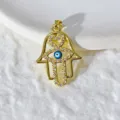 Ciondolo Mano di Hamsa Dorato Occhio Malvagio Zircone Brillante Gioiello Accessorio - Stile Classico Mano Di Fatima Con Occhio Blu (xz422-10) / Oro
