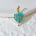 Detailansicht des vergoldeten Herz-Schlangen-Anhängers mit funkelnden Zirkoniasteinen. - Blauer Emaille-Herz Goldene Schlange Stil (G851)