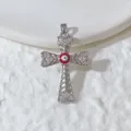 Ciondolo a croce argento con zirconi cubici scintillanti e dettaglio di occhio malvagio. - Stile Croce Argento Occhio del Diavolo Rosso (2)