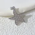 Detail des mit Zirkonia besetzten Seestern-Anhängers, glänzender silberner Schmuckteil. - Seestern Stil 4 (TD00087-4) / Gold