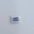 Dettaglio in primo piano di zircone viola rettangolare e strass chiari ciondolo DIY. - Maglia Rettangolare Argento Viola (12)