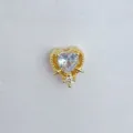 Nahaufnahme des herzförmigen, vergoldeten Zirkon-DIY-Schmuckaccessoire-Anhängers im Detail. - Herz Mikro-Pavé Farbhaltung Stil (5748)