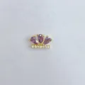 Nahaufnahme eines vergoldeten Kronen Blumen Zirkonia Zwischenperlen für DIY Schmuckdesign. - Lila Strass Kronen-Blumen-Stil (22)