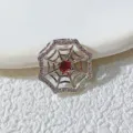 Silberfarbener Spinnennetz Anhänger mit rotem Zirkon Zentrum DIY Schmuck Zubehör Stil - Silbernes Netz mit Rotem Herz