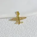 Vista detallada del colgante de avión en oro 18K con circonitas brillantes, accesorio DIY. - Estilo A / Dorado