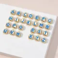 Vergoldete Messing Buchstaben Anhänger A bis Z mit blauer Emaillierung für DIY Schmuck. - Buchstabe A / 9mm x 11mm / Gold/Blau