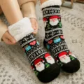 Gemütliche Weihnachts-Fleece-Socken für Damen mit niedlichem Weihnachtsmann-Muster. - Einheitsgröße / Schwarzer Weihnachtsmann