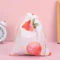 Mini borsa di custodia con coulisse in cotone con stampa di frutta per monete e rossetto. - Pompelmo Rosso