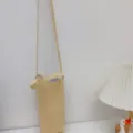 Minimalistische einfarbige Canvas Wasserflasche Tasche mit Gurt für den Alltag. - Khaki Umhängetasche Stil