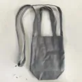 Praktische tragbare graue Canvas Tasche fuer Wasserflasche mit Schultergurt neu! - Umhängetasche / Dunkelgrau