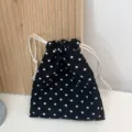 Kleine schwarz-weiße gepunktete Kordelzug-Kulturtasche aus Kord für Kosmetik und Reise-Variante - 14cmx16cm / Schwarz mit Kleinen Punkten