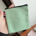 Solid color canvas coin purse, portable square zipper storage pouch for travel and daily use. - Apple Green