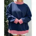 Sudadera de otoño para mujer azul marino de manga larga con ribete de cuadros rojos. - S / Azul marino