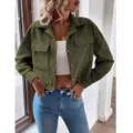 Dunkelgrüne Cord Crop Jacke für Damen mit langen Ärmeln, Reverskragen und Knopfleiste. - S / Armeegrün