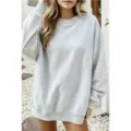 Sweat-shirt décontracté gris pour femmes à col rond et manches à carreaux vue principale. - S / Hauts / Gris clair