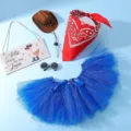Ensemble de costume de cowboy mignon pour oie de porche avec tutu bleu et accessoires. - Chapeau marron, lunettes noires, bandana rouge et jupe bleue