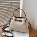 Sac seau tendance en cuir PU pour femmes, sac bandoulière chic à poignée. - Beige Avec Charme