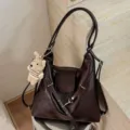 Bolso de hombro marrón casual de gran capacidad para mujer bolso hobo mochila elegante - Café Con Colgante