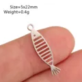 Edelstahler kleiner Fisch Anhänger Charm, Metall Skelett Fisch Schmuckzubehör für DIY Basteln. - Kleiner Fischgrätenstil(DY1580-1) / 1 Stück Packung (5x22mm) / Stahlfarben