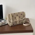 Retro kakikleurige schoudertas met stippen, stijlvolle crossbody tas met metalen gesp. - Khaki