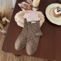 Calcetines marrones de lunares con volantes, puño rosa y bonita etiqueta floral para uso diario. - Mujer 35-39 / Etiqueta de Tela de Lunares