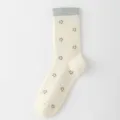 Calcetines de media pantorrilla para mujer estilo japonés con estrellas grises y ribete. - Talla 35-39 / Estrella Blanca