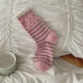 Japanische Rollbund-Socken mit Streifen und Punkten Damen süße Freizeitsocken aus Baumwolle. - Einheitsgröße / Rosa