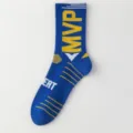 Blaue Herren Basketball Sport Socken mit MVP Buchstaben und atmungsaktivem Streifendesign. - Einheitsgröße / Blau