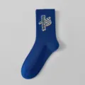 Herren blaue sportliche Crew Socken atmungsaktive Baumwolle Sportsocken mit Rennsport Stickerei - Einheitsgröße / Marineblau