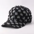 Gorra de béisbol de mezclilla a cuadros blanco y negro vintage desgastada streetwear chic - Ajustable / Tablero Pelusiento - Negro